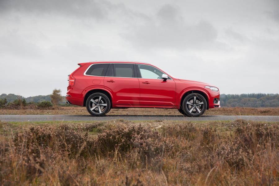  Volvo XC90 D5 R-Design 2015 года  (UK) (фото 17 из 44)